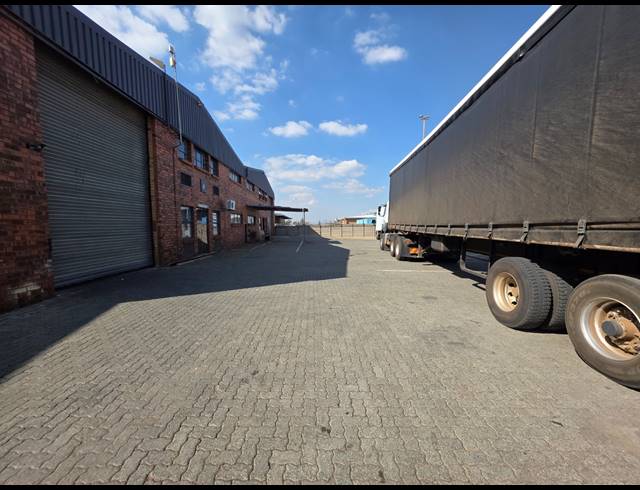 489M² WAREHOUSE TO LET IN CITY DEEP